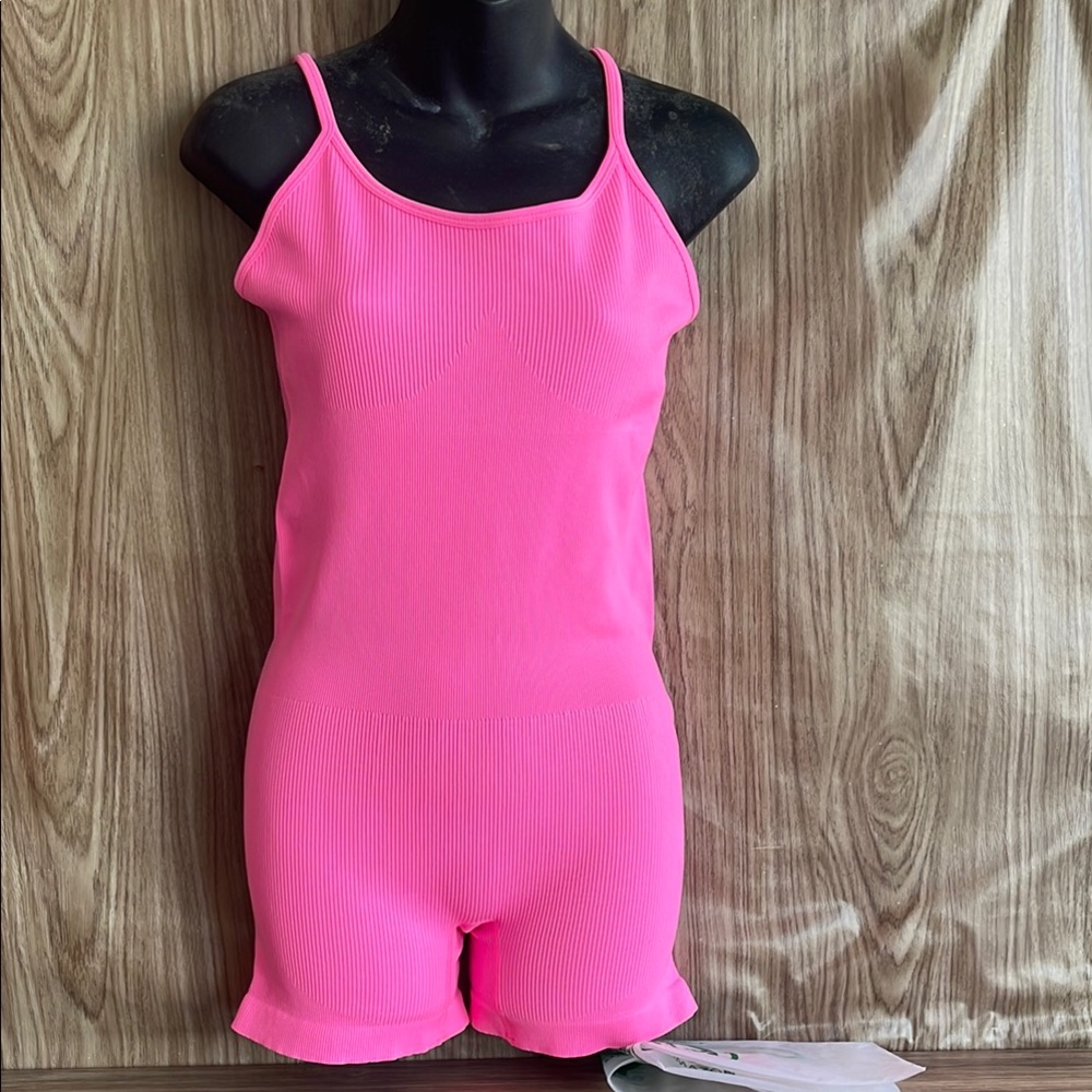 New Vibrant Pink Ribbed Tank Top and Shorts Set stretch